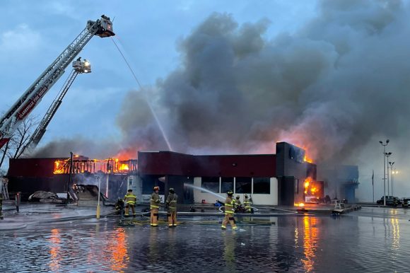 Firefighters Battle Blaze at Clarksville’s Roosters Restaurant