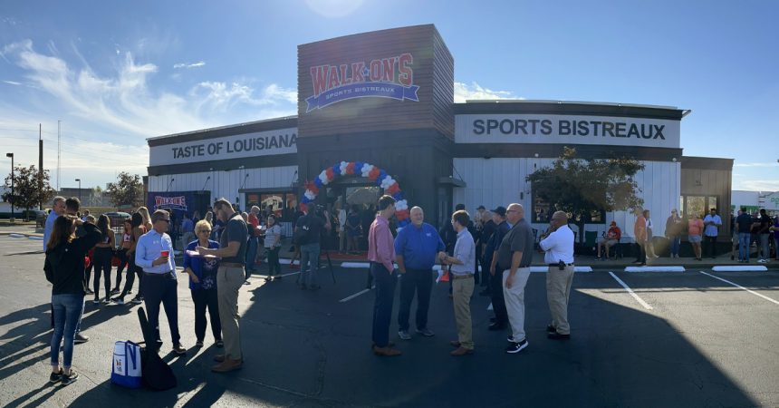 Walk-On’s Celebrates Grand Opening for New Clarksville Location