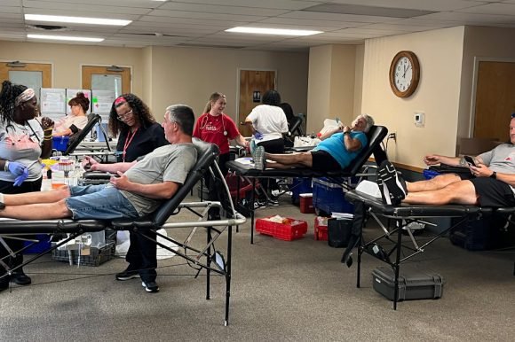 Clarksville Police Claim Narrow Victory in “Battle of the Badges” Blood Drive